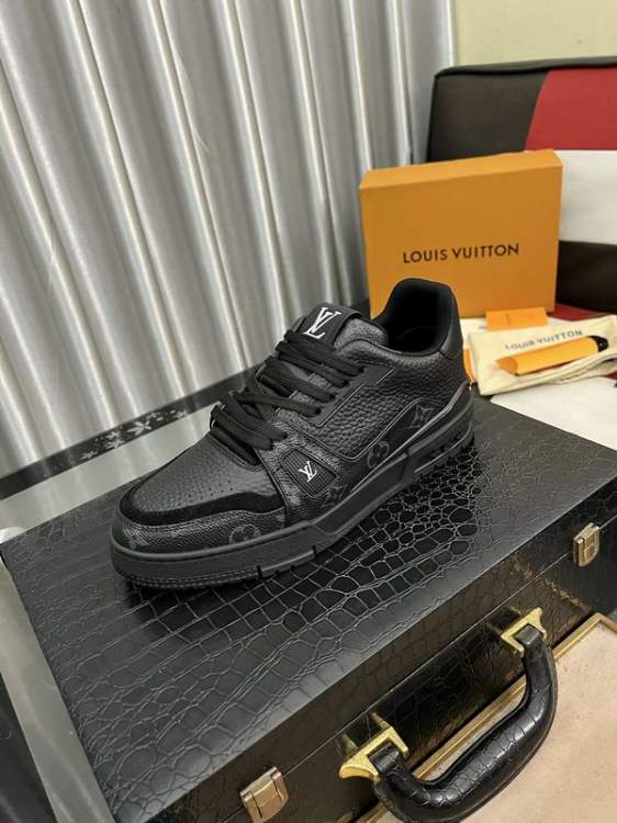 Picture of Louis Vuitton Shoes _SKULVsz38-46hnh034615522
